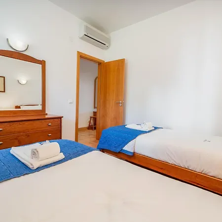 Bright One Bedroom In Marina Park #1989 * Lagos